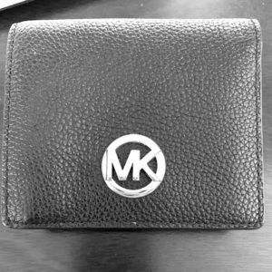 Michael kors compact wallet